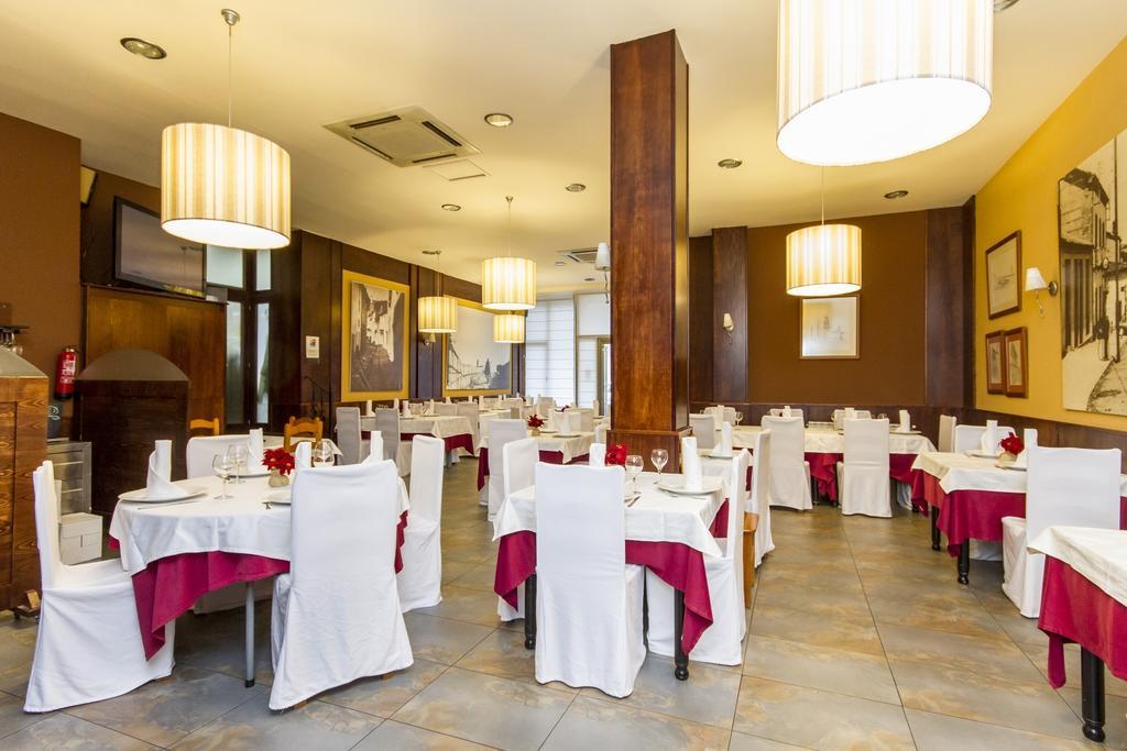 Hostal Restaurante Alarico Альяріс Екстер'єр фото